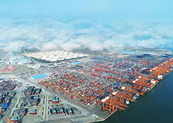 广西钦州保税港区集装箱吞吐量突破200万标箱大关