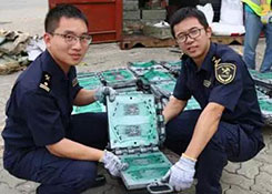 福州保税区海关查获涉嫌侵权模具64套 可年产假鞋200万双