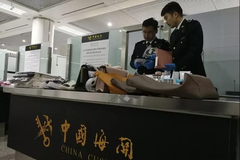 行邮税税率下调首日青岛海关办理个人物品通关业务约十万票