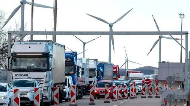 近40个国家或地区宣布进入紧急状态并陆续封国封城，对跨境物流影响开始显现！