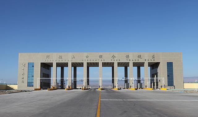 新疆阿拉山口口岸跨境电商火热 出口包裹一周超百万件