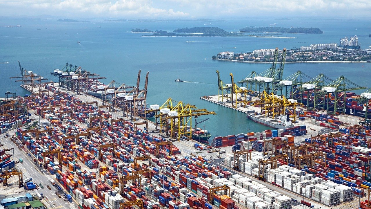 今年前5个月我国进出口同比增长28.2% 