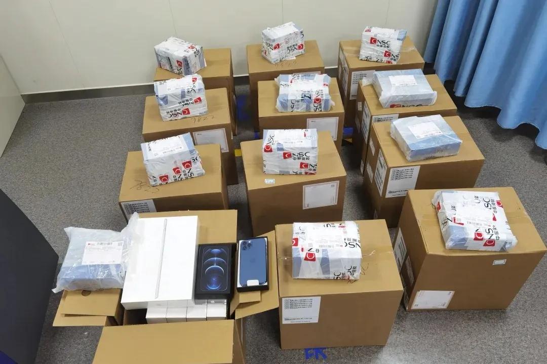 湛江海关缉私局严厉打击离岛免税 “套代购”走私