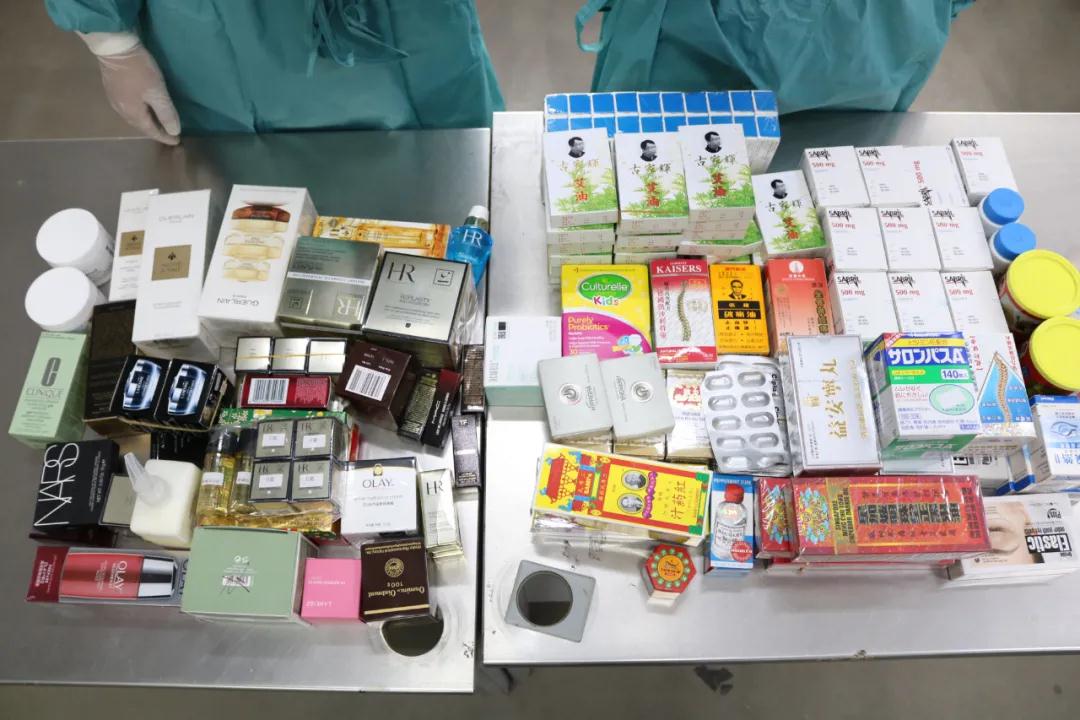 抛货藏匿，抓个正着！深圳口岸查获货车走私案