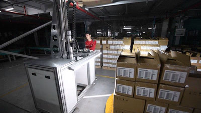 秒收！京东物流上线全球首套机器批量入库系统，效率UP10倍！